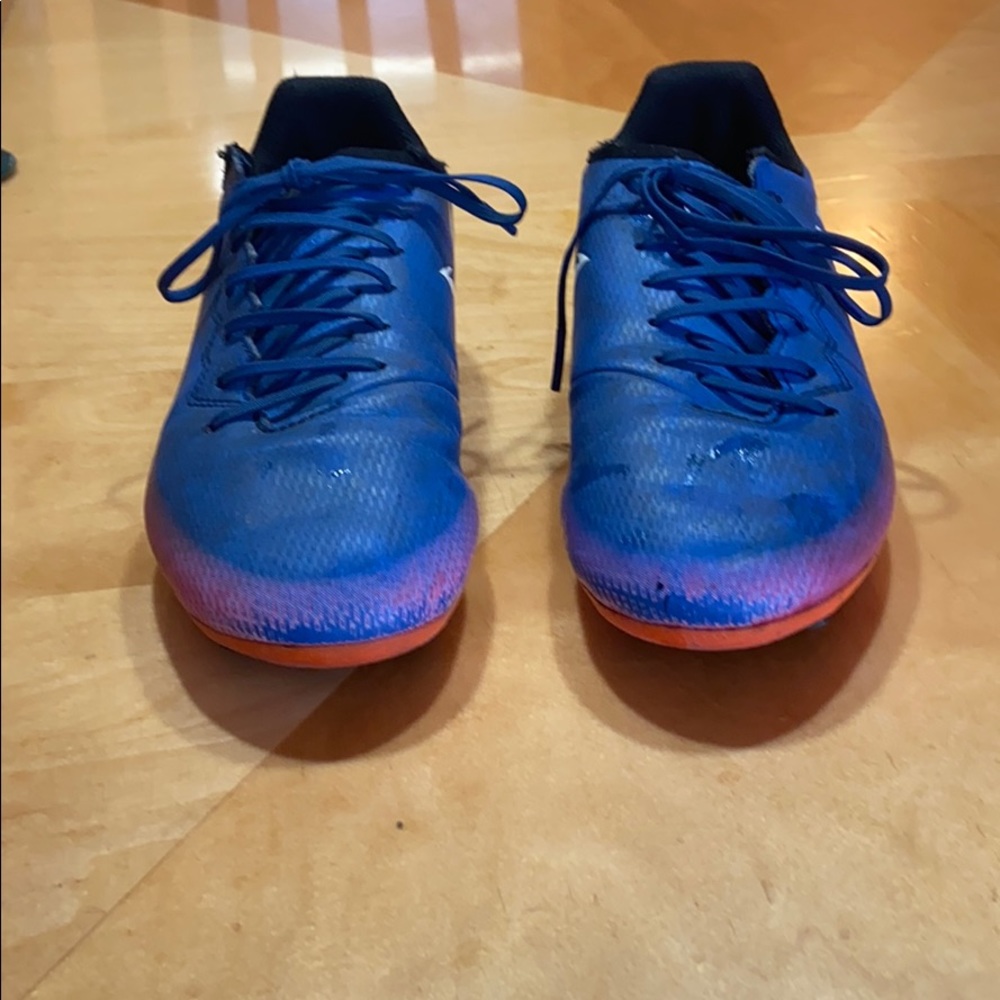 Soccer Cleats - Picture 3 of 5